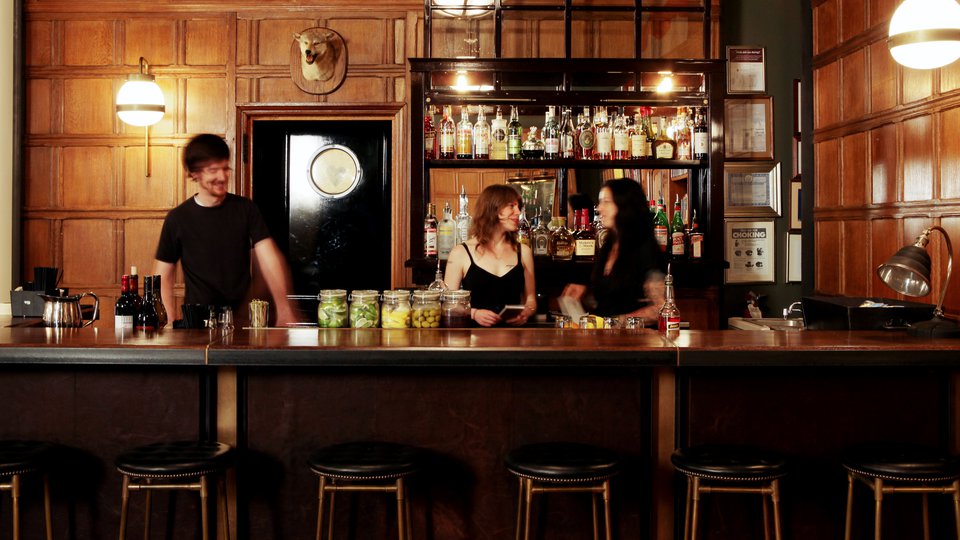 The Lobby Bar Ace Hotel A Cozy Craft Beer Bar In Midtown Nyc